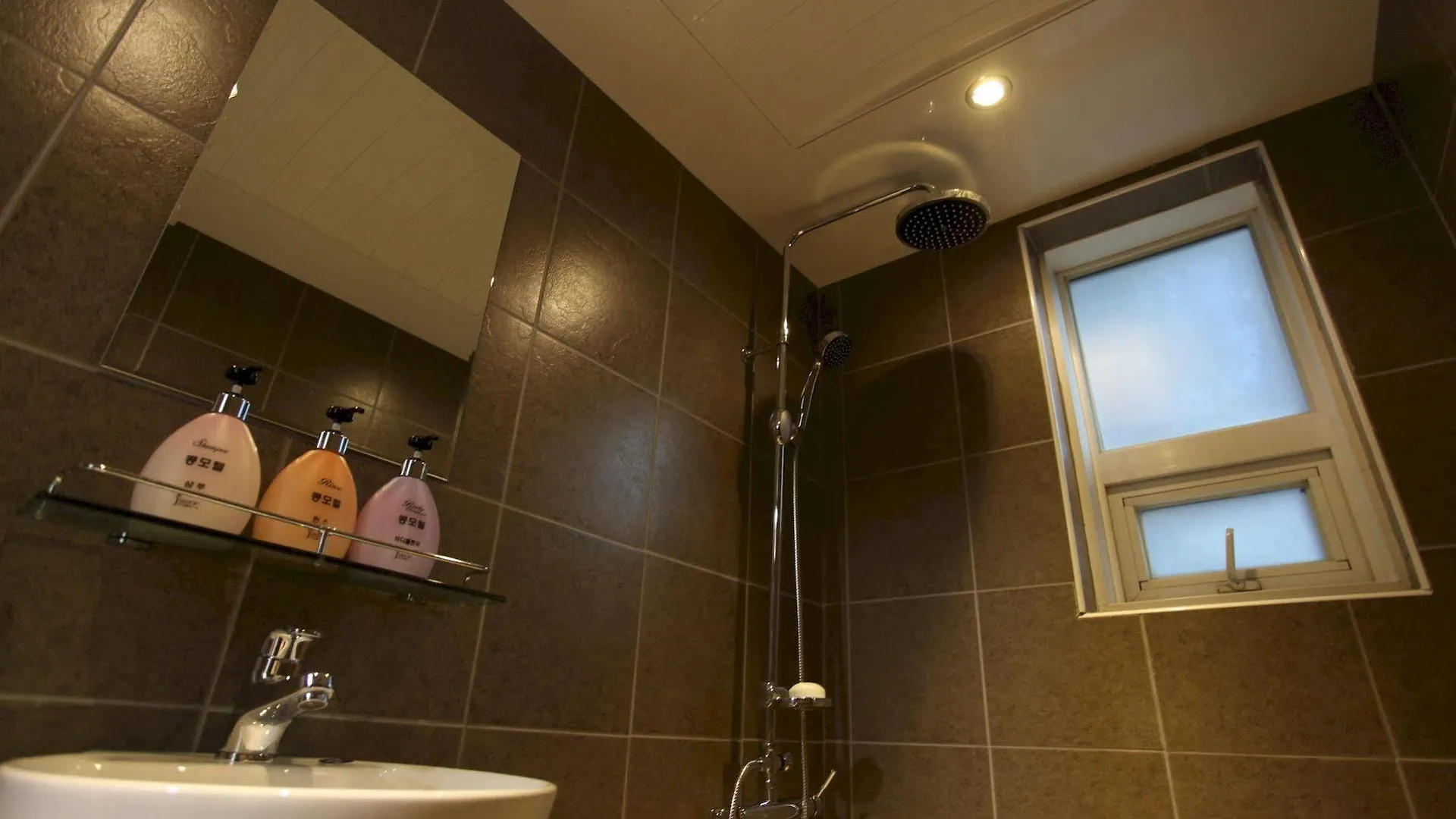 Kkong Motel Incheon South Korea